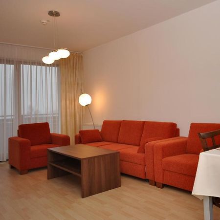 Unipharma Apartments Доновали Екстериор снимка