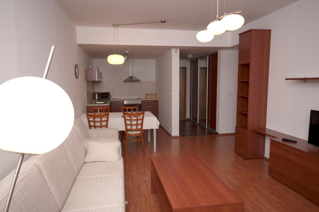 Unipharma Apartments Доновали Екстериор снимка
