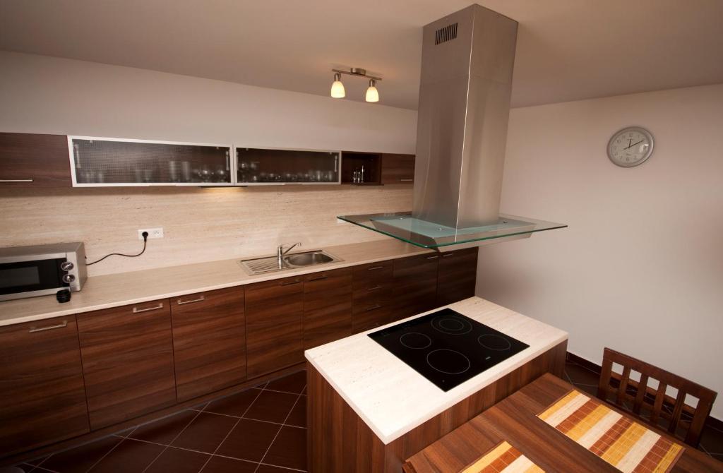 Unipharma Apartments Доновали Екстериор снимка