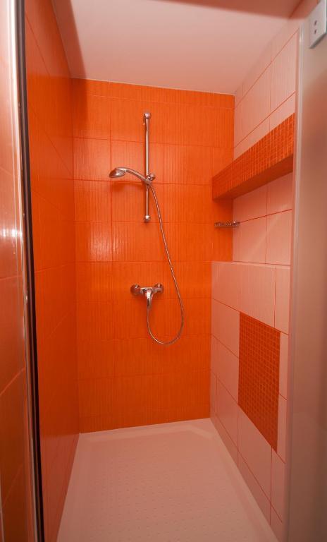 Unipharma Apartments Доновали Екстериор снимка