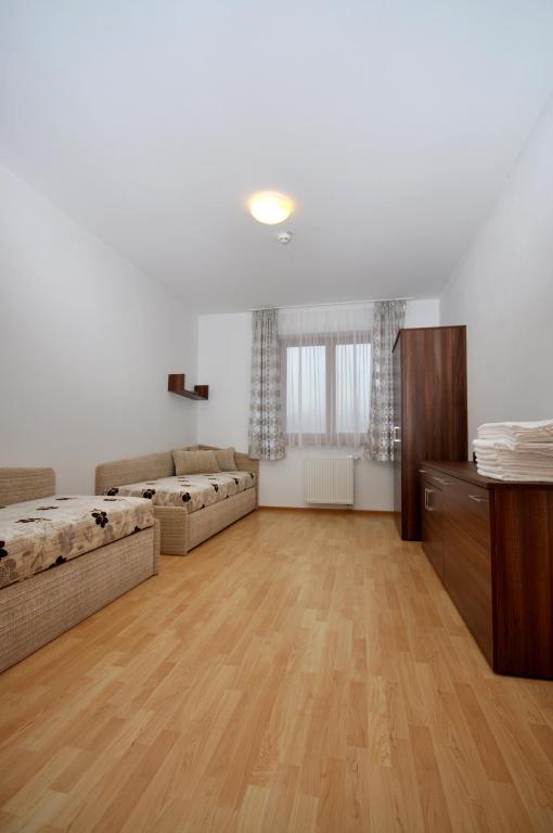 Unipharma Apartments Доновали Екстериор снимка