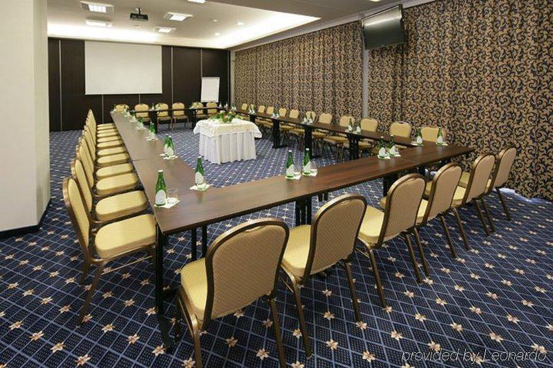 Unipharma Apartments Доновали Екстериор снимка