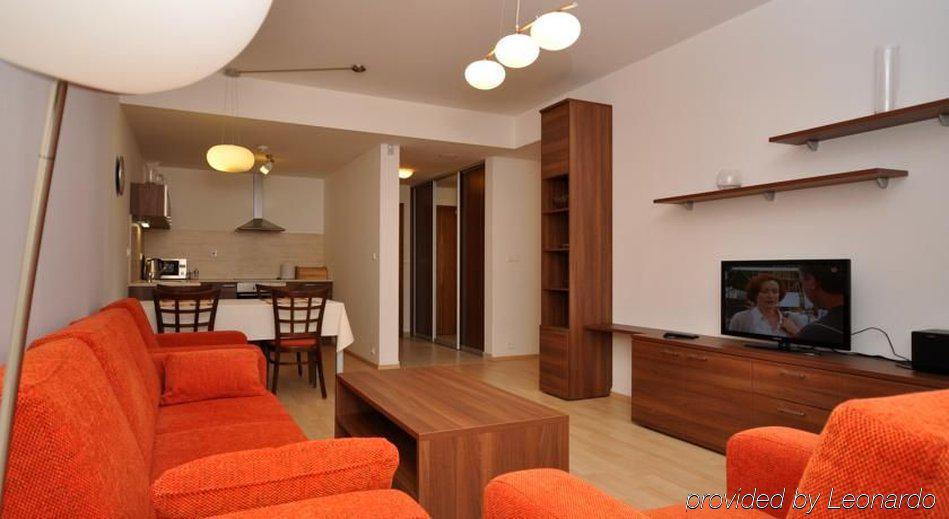 Unipharma Apartments Доновали Екстериор снимка