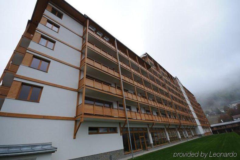 Unipharma Apartments Доновали Екстериор снимка